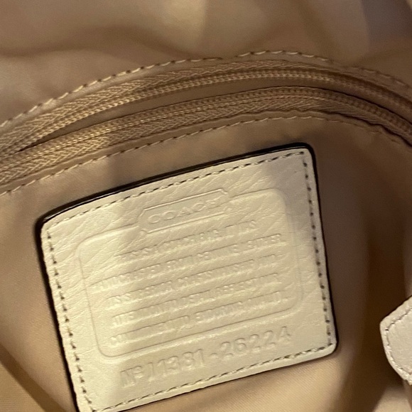Coach Phoebe leather shoulder bag - beige - Picture 3 of 7